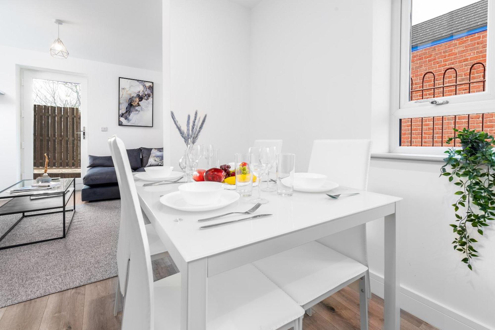 Luxury Apartment - 2 Bedrooms - Balcony - Parking - Netflix - Wifi - 7Mc Birmingham Exterior photo