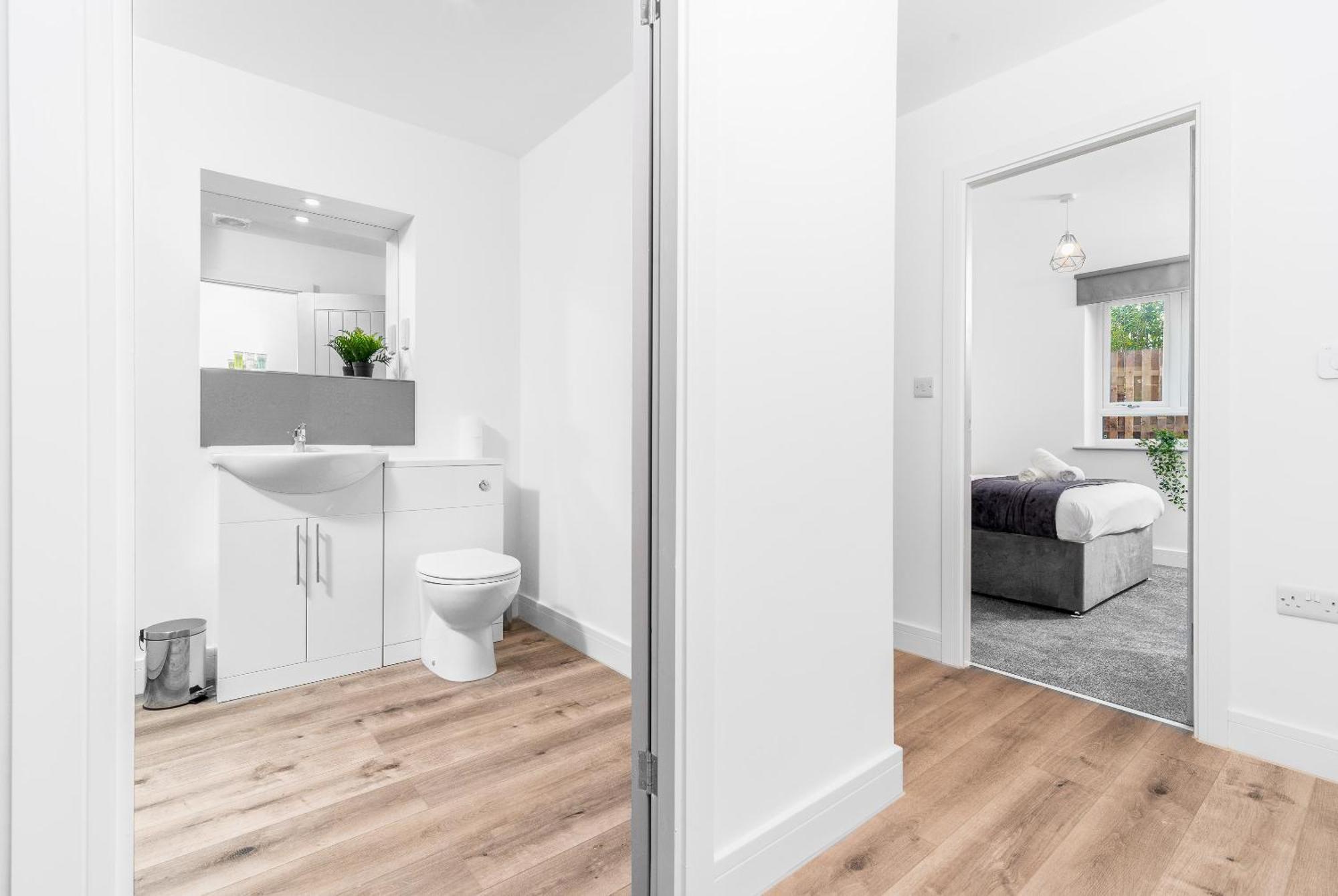 Luxury Apartment - 2 Bedrooms - Balcony - Parking - Netflix - Wifi - 7Mc Birmingham Exterior photo