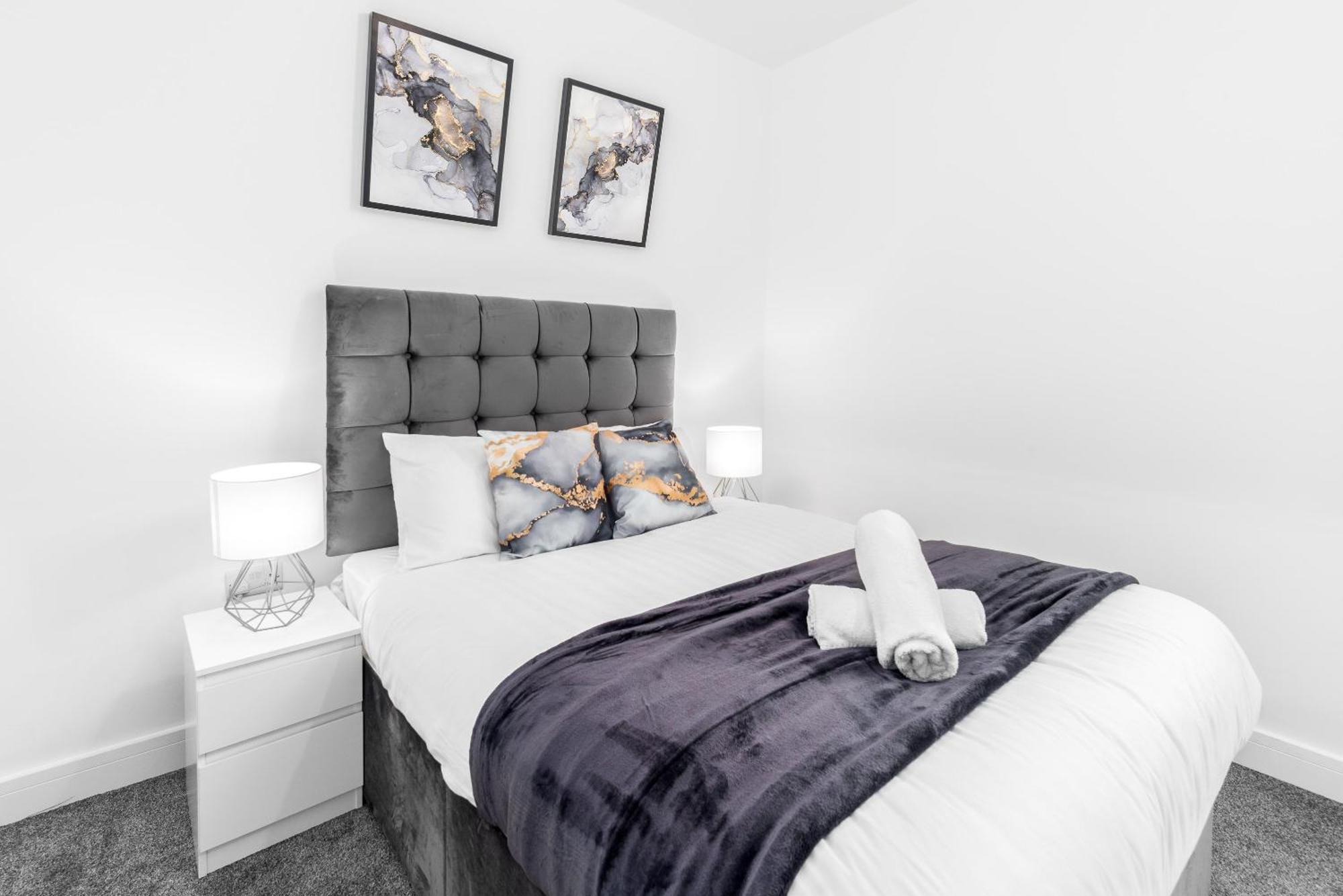 Luxury Apartment - 2 Bedrooms - Balcony - Parking - Netflix - Wifi - 7Mc Birmingham Exterior photo